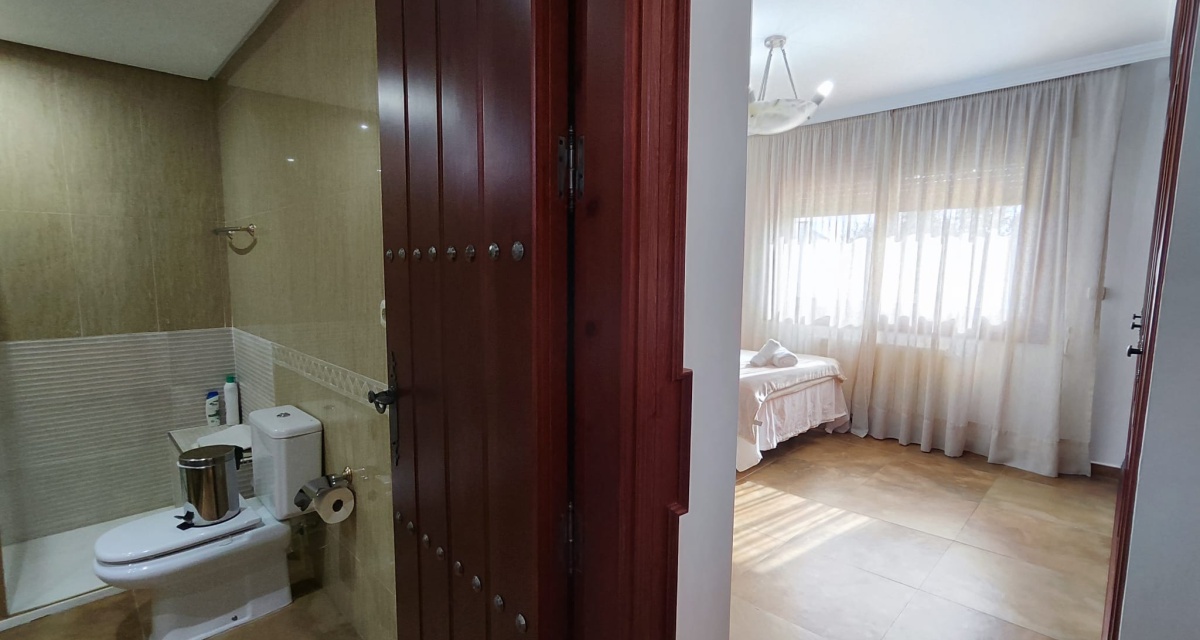 10 Bedrooms Bedrooms, ,10 BathroomsBathrooms,Villa,For Sale,1090