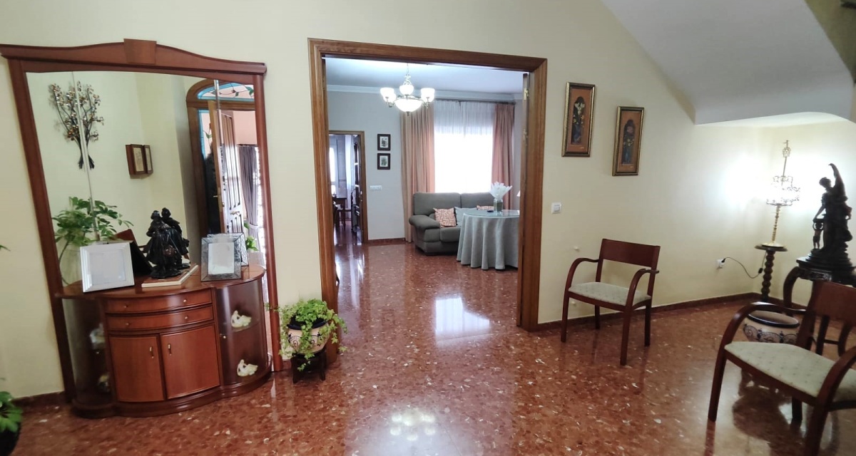 6 Bedrooms Bedrooms, ,3 BathroomsBathrooms,Villa,For Sale,1110