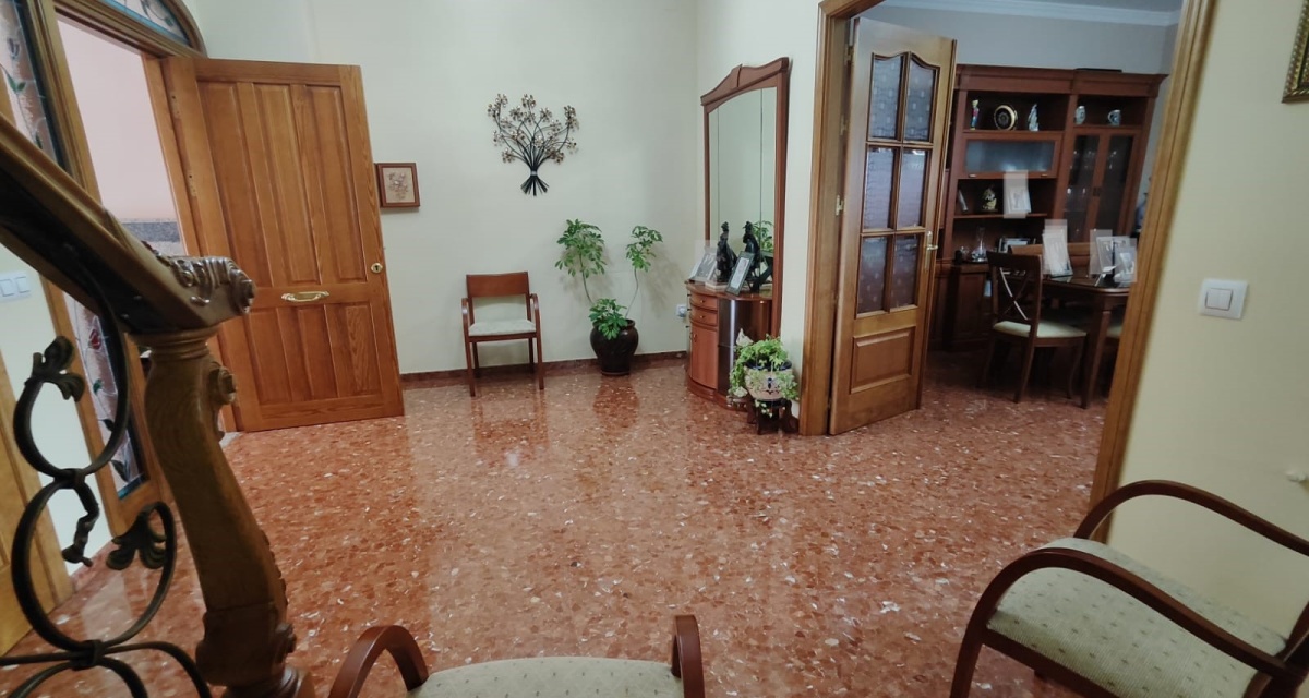 6 Bedrooms Bedrooms, ,3 BathroomsBathrooms,Villa,For Sale,1110