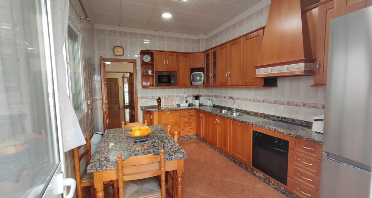 6 Bedrooms Bedrooms, ,3 BathroomsBathrooms,Villa,For Sale,1110