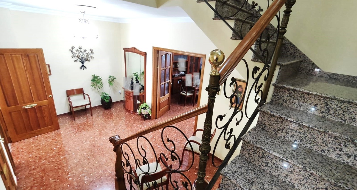 6 Bedrooms Bedrooms, ,3 BathroomsBathrooms,Villa,For Sale,1110