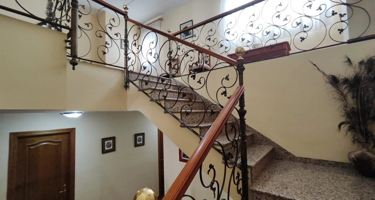 6 Bedrooms Bedrooms, ,3 BathroomsBathrooms,Villa,For Sale,1110