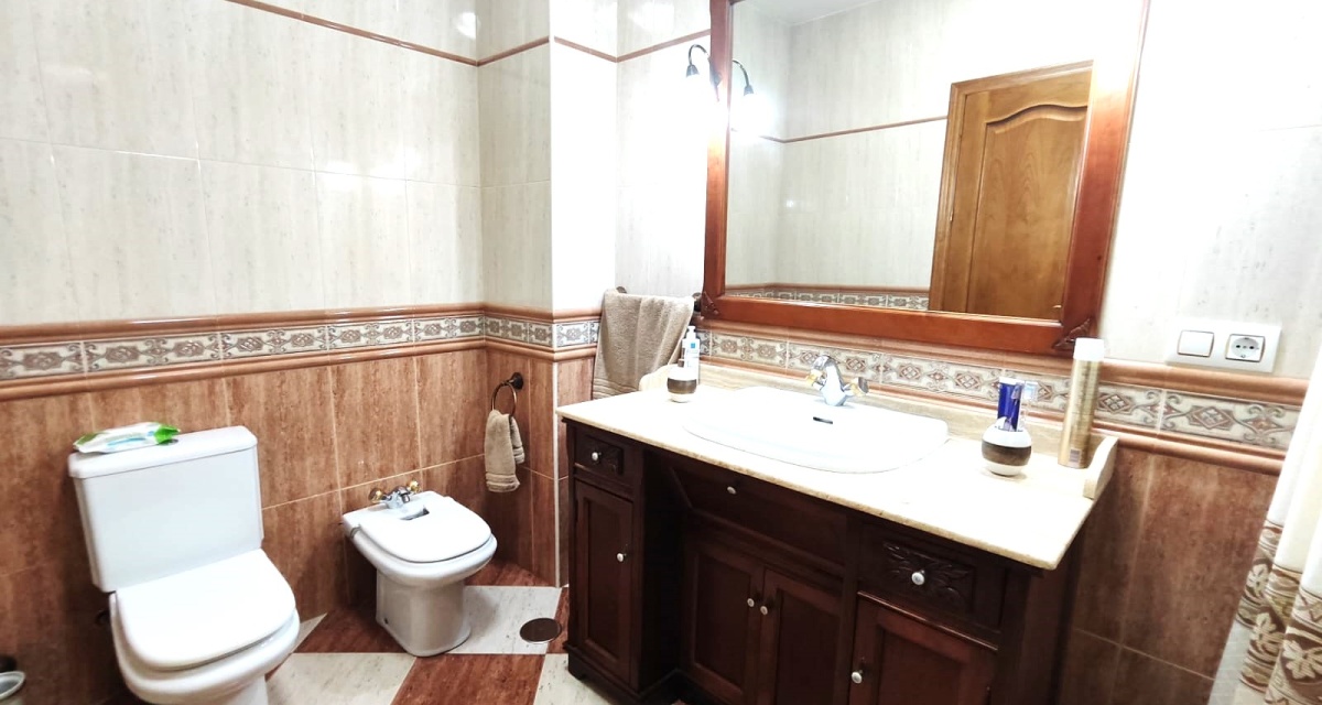 6 Bedrooms Bedrooms, ,3 BathroomsBathrooms,Villa,For Sale,1110