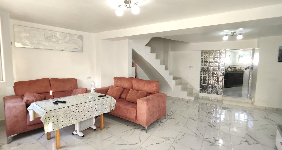 3 Bedrooms Bedrooms, ,1 BathroomBathrooms,Apartment,For Sale,1111