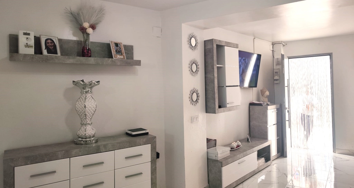 3 Bedrooms Bedrooms, ,1 BathroomBathrooms,Apartment,For Sale,1111