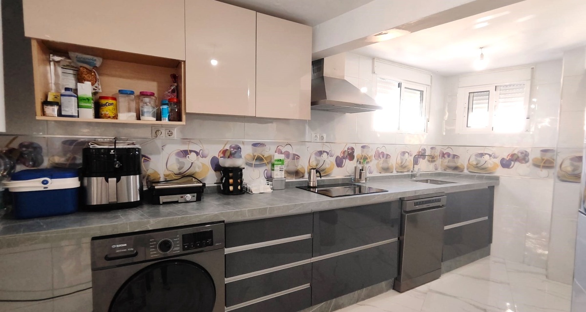 3 Bedrooms Bedrooms, ,1 BathroomBathrooms,Apartment,For Sale,1111