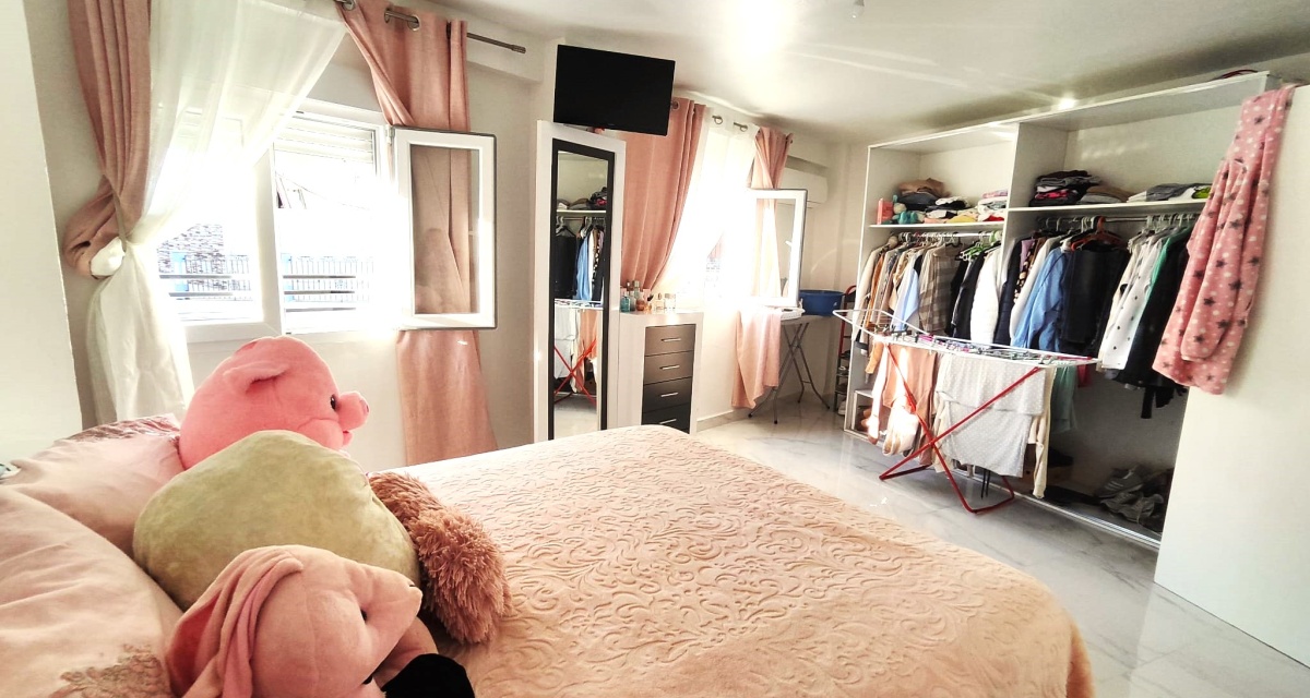3 Bedrooms Bedrooms, ,1 BathroomBathrooms,Apartment,For Sale,1111