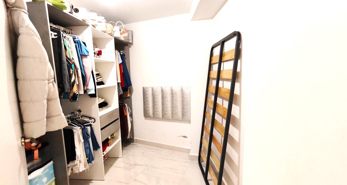 3 Bedrooms Bedrooms, ,1 BathroomBathrooms,Apartment,For Sale,1111