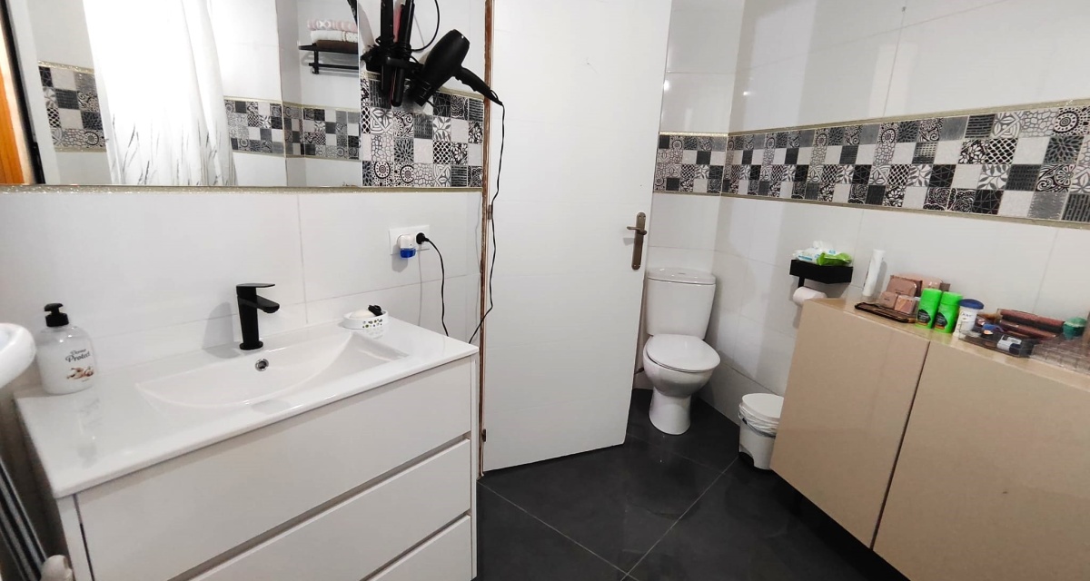 3 Bedrooms Bedrooms, ,1 BathroomBathrooms,Apartment,For Sale,1111