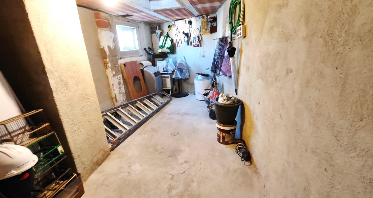3 Bedrooms Bedrooms, ,1 BathroomBathrooms,Apartment,For Sale,1111