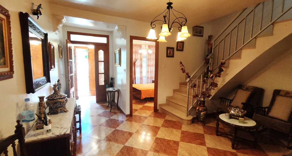 4 Bedrooms Bedrooms, ,2 BathroomsBathrooms,Villa,For Sale,1112