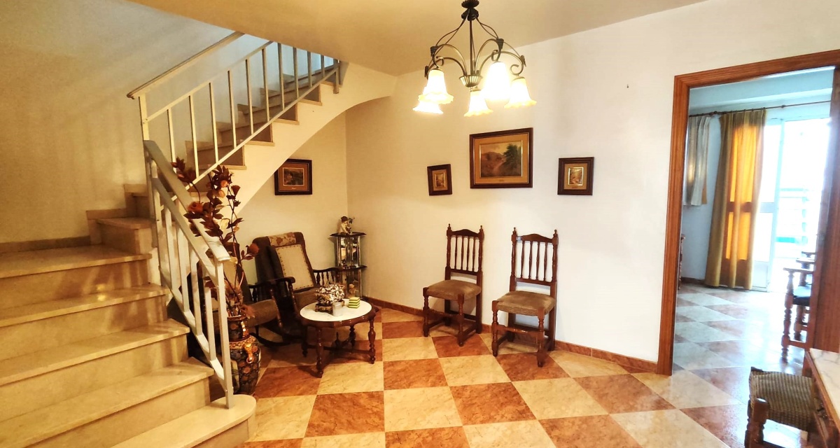 4 Bedrooms Bedrooms, ,2 BathroomsBathrooms,Villa,For Sale,1112