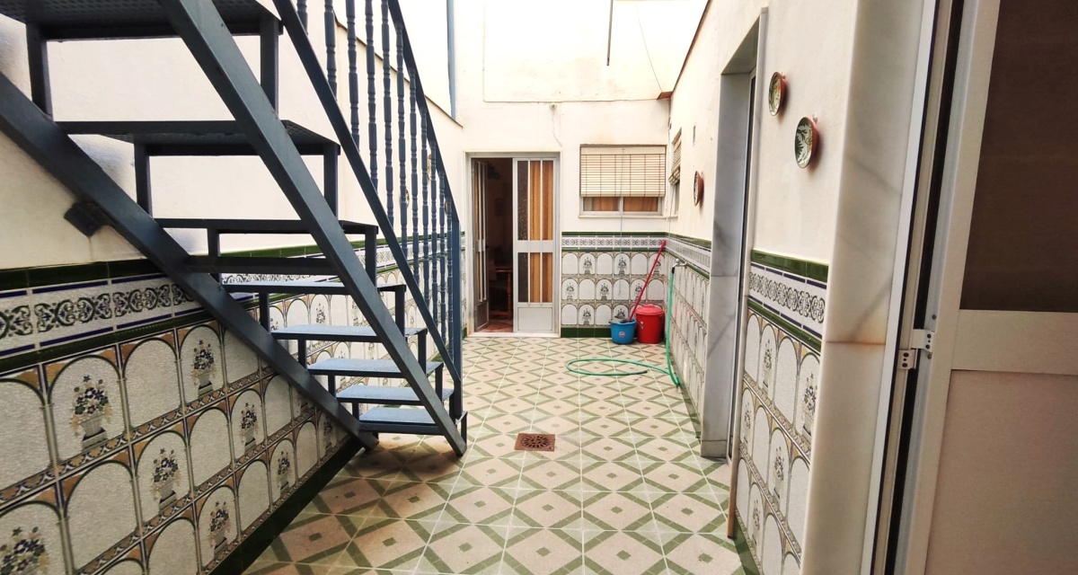 4 Bedrooms Bedrooms, ,2 BathroomsBathrooms,Villa,For Sale,1112