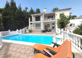 4 Bedrooms Bedrooms, 0 ,3 BathroomsBathrooms,Villa,For Sale,0,1117