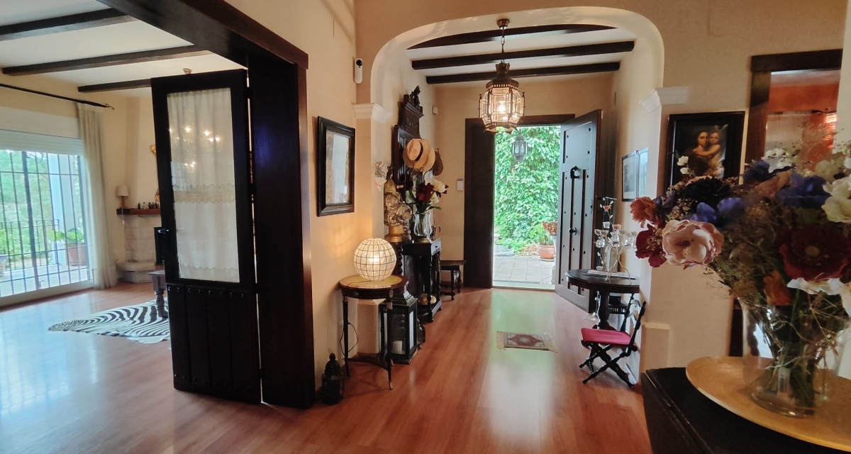 6 Bedrooms Bedrooms, 0 ,3 BathroomsBathrooms,Villa,For Sale,0,1121