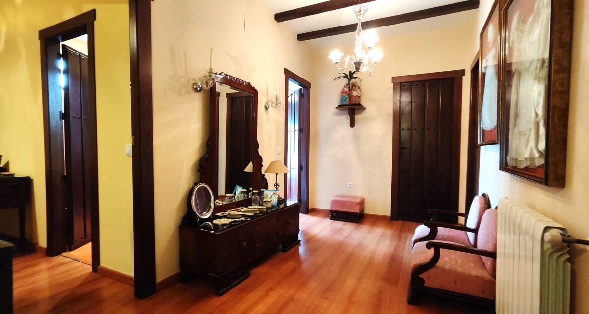 6 Bedrooms Bedrooms, 0 ,3 BathroomsBathrooms,Villa,For Sale,0,1121