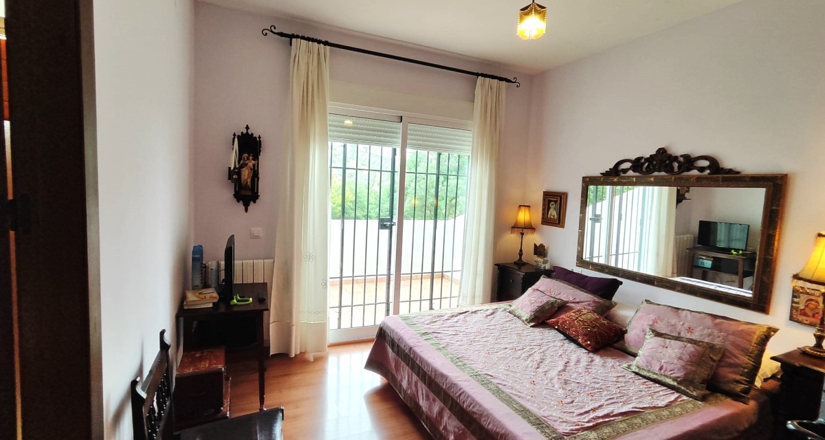 6 Bedrooms Bedrooms, 0 ,3 BathroomsBathrooms,Villa,For Sale,0,1121