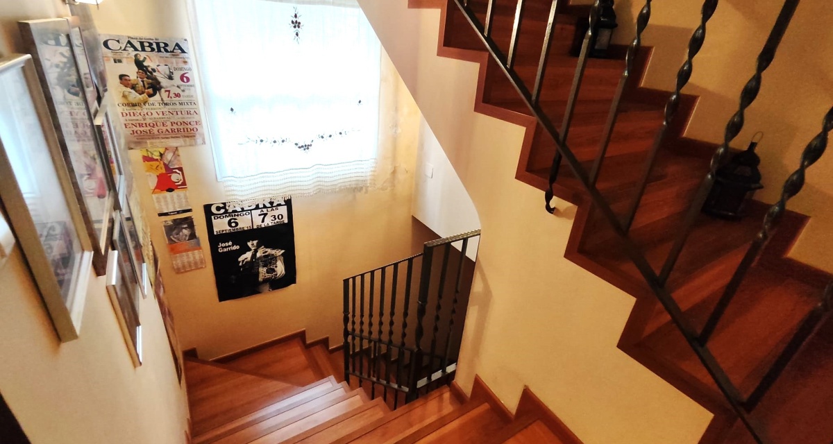 6 Bedrooms Bedrooms, 0 ,3 BathroomsBathrooms,Villa,For Sale,0,1121