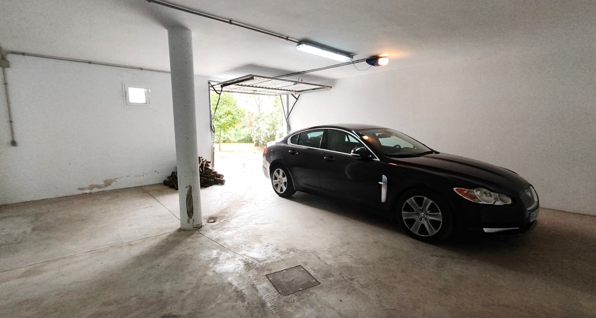 6 Bedrooms Bedrooms, 0 ,3 BathroomsBathrooms,Villa,For Sale,0,1121