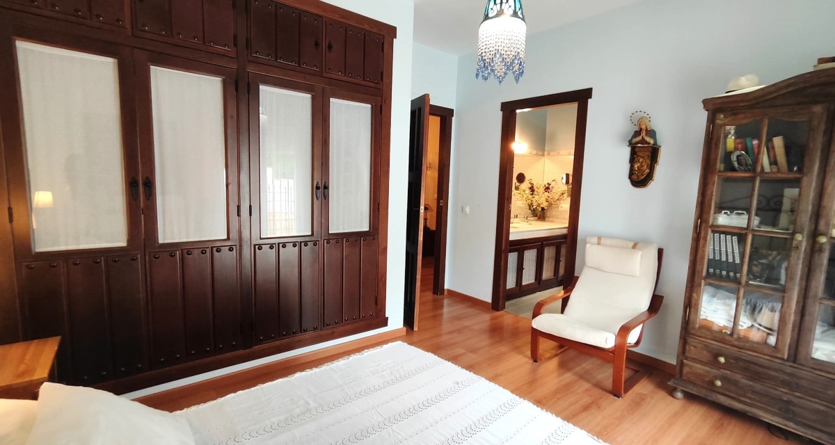 6 Bedrooms Bedrooms, 0 ,3 BathroomsBathrooms,Villa,For Sale,0,1121