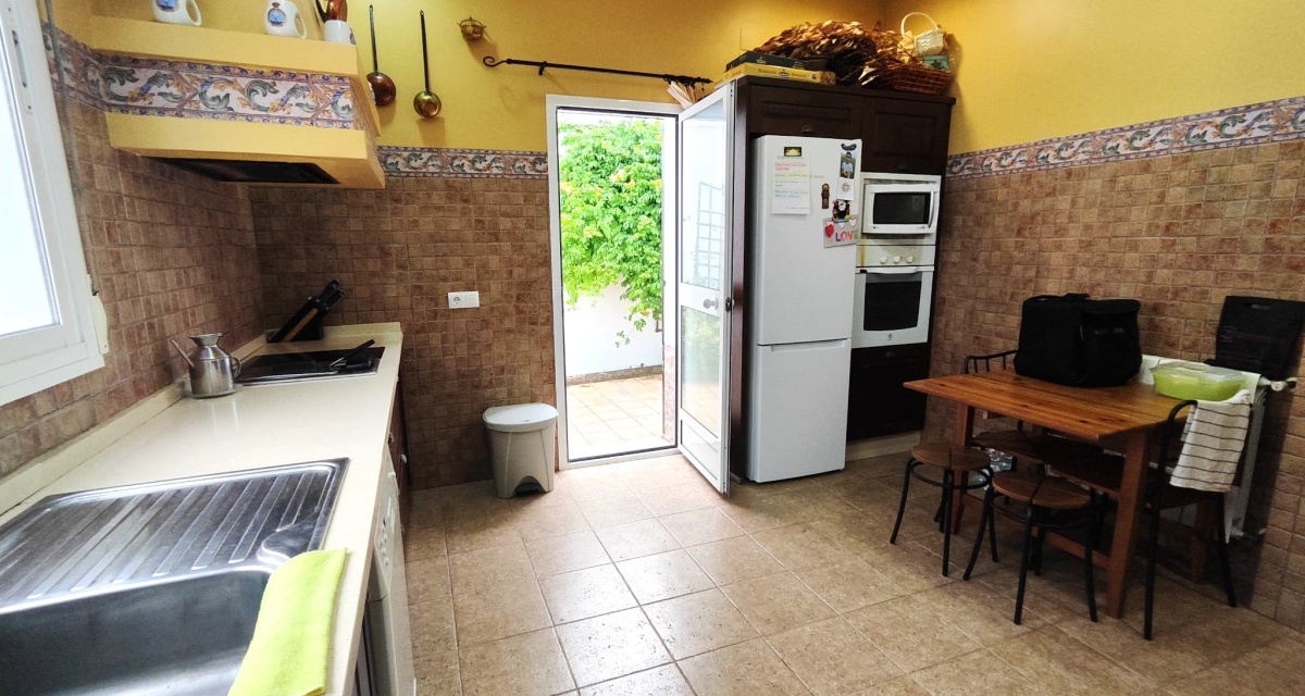 6 Bedrooms Bedrooms, 0 ,3 BathroomsBathrooms,Villa,For Sale,0,1121