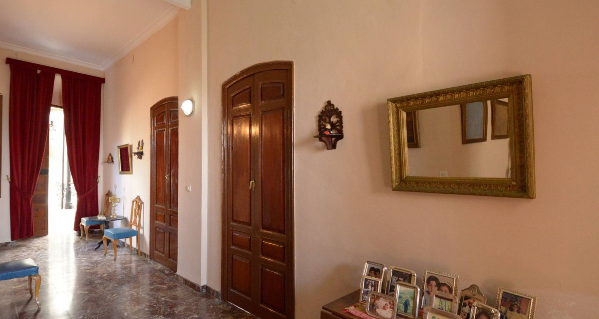 12 Bedrooms Bedrooms, ,3 BathroomsBathrooms,Villa,For Sale,1021