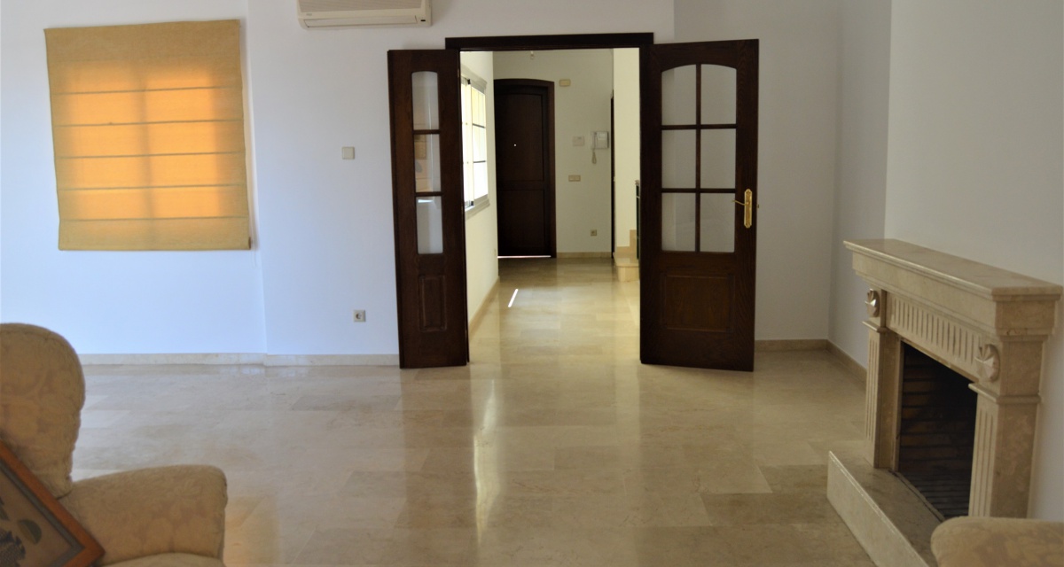 4 Bedrooms Bedrooms, ,3 BathroomsBathrooms,Villa,For Sale,1053