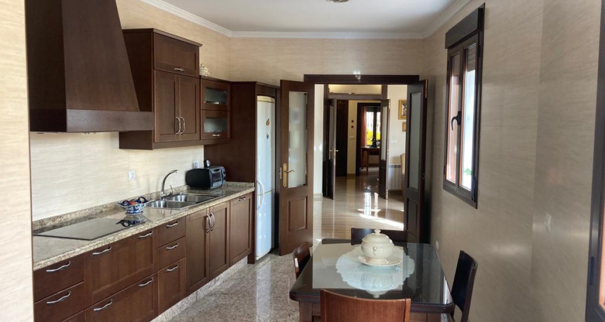 6 Bedrooms Bedrooms, ,2 BathroomsBathrooms,Villa,For Sale,1065